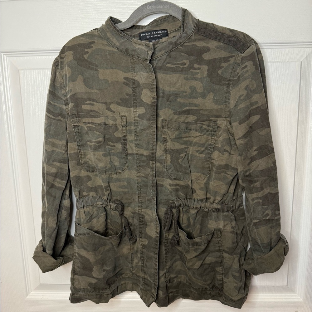 Social Standard by Sanctuary Green Camo Military Snap Jacket Size XS GUC